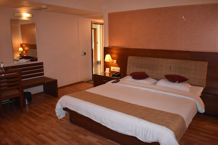 Room 6 of 27