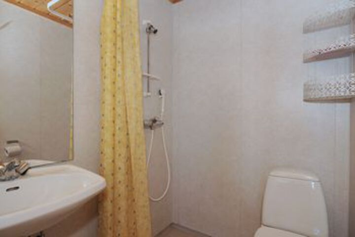Room 9 of 119