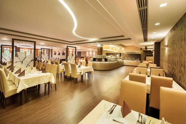 Dining 70 of 86