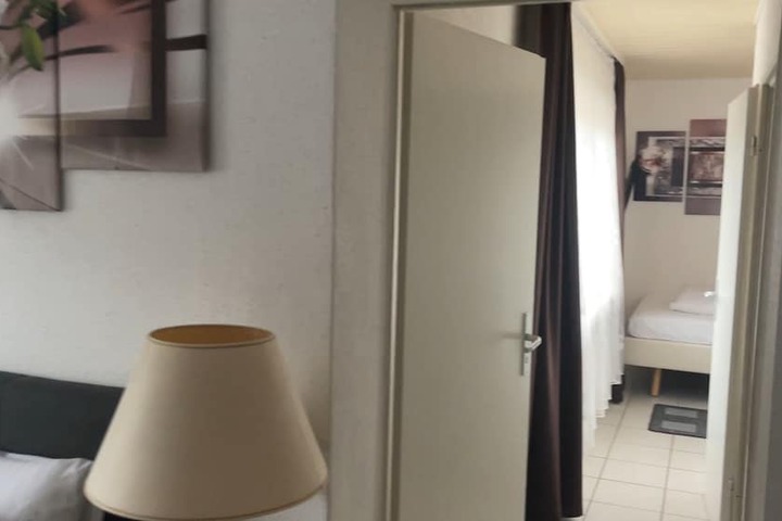 Room 10 of 41