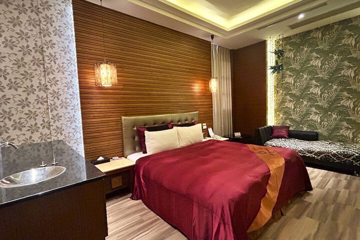 Room 47 of 97
