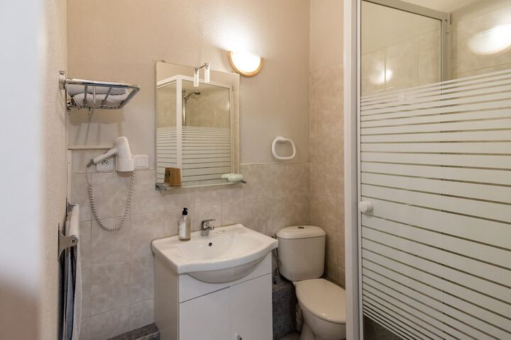 Room 16 of 21