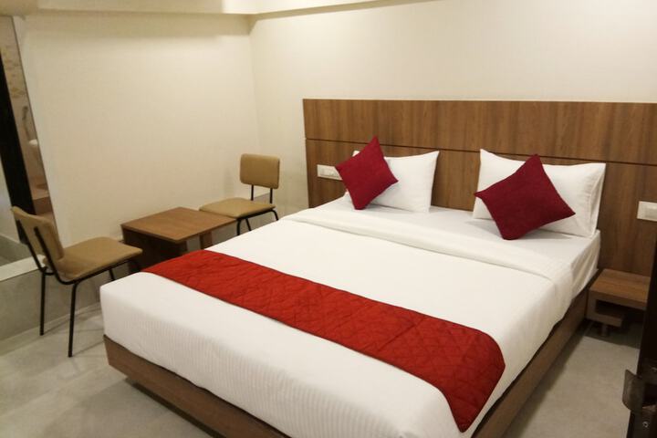 Room 7 of 25