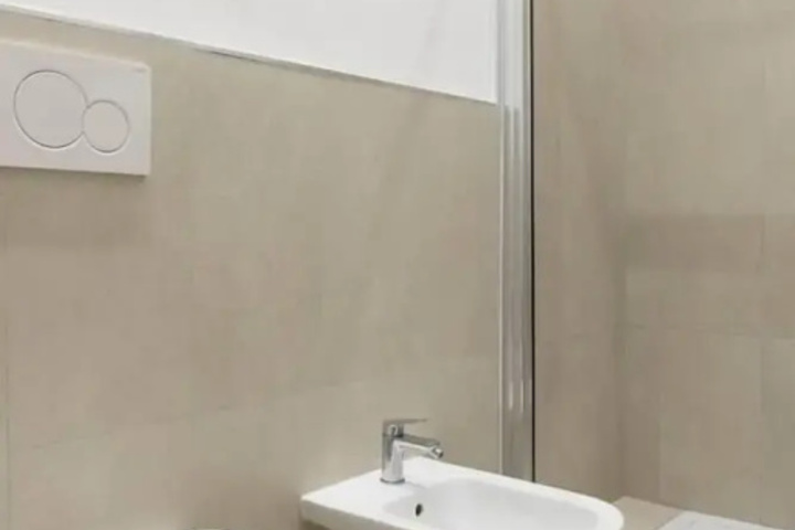 Room 8 of 14