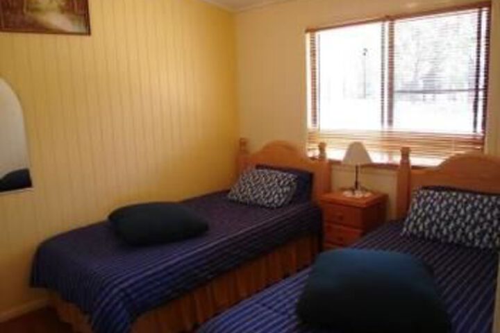 Room 7 of 27