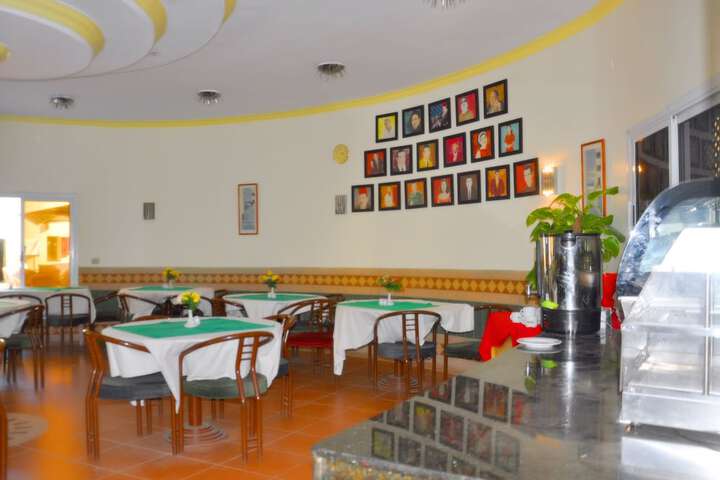 Dining 46 of 111