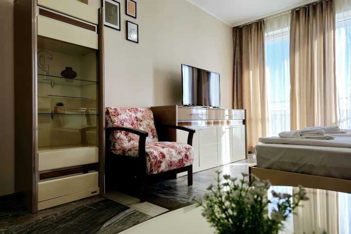 Room 3 of 62