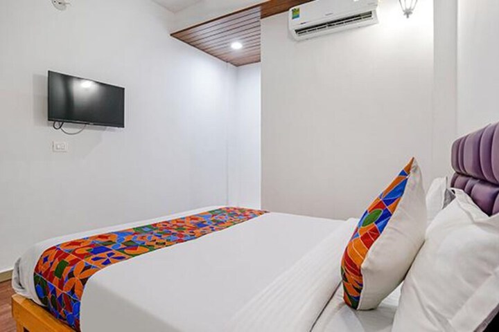 Room 15 of 26