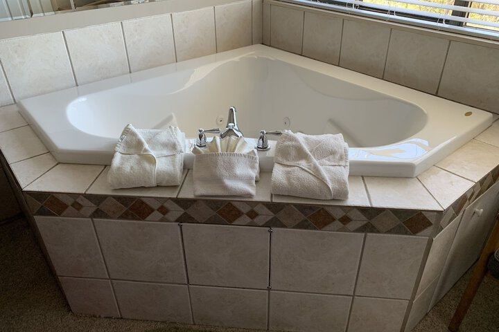 Jetted tub