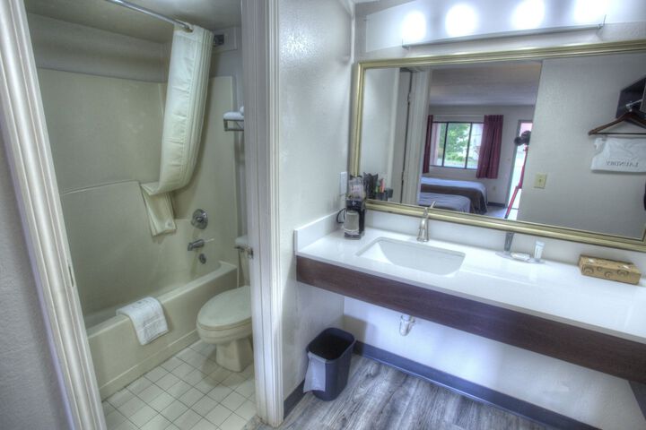 2 Double Beds (3 of 11)
