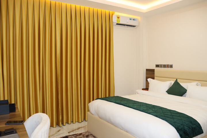 Room 28 of 111
