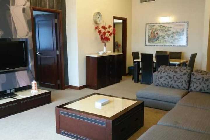 Room 16 of 30