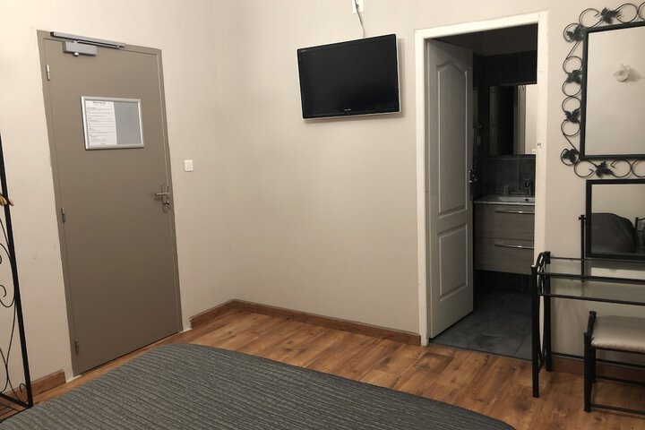 Room 6 of 67