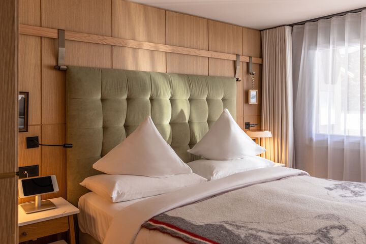 Room 34 of 102