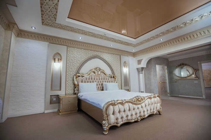 Room 6 of 34