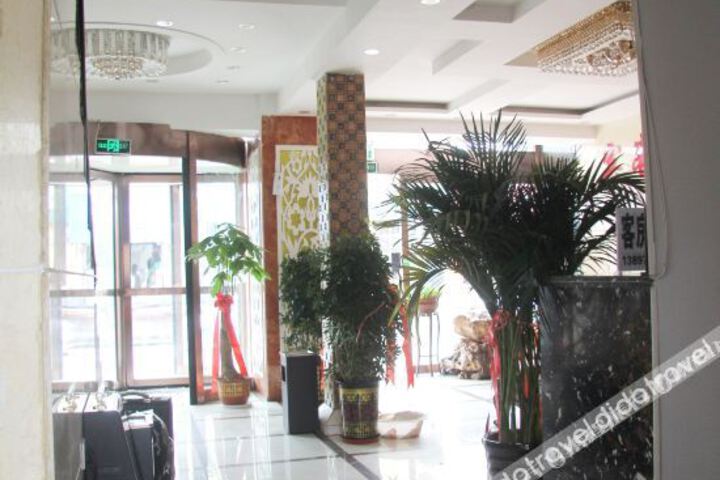 Hotel Interior 11 of 43