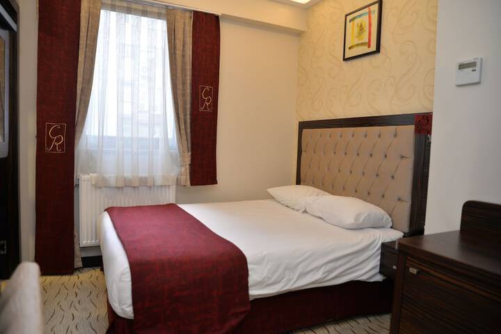 Room 18 of 94