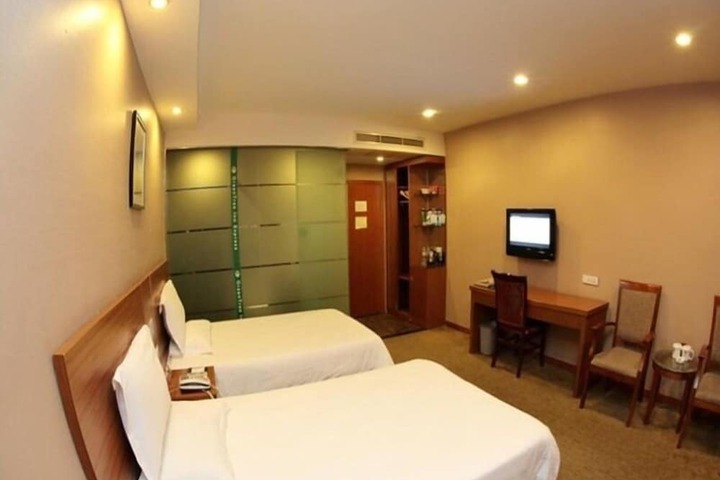 Room 12 of 57