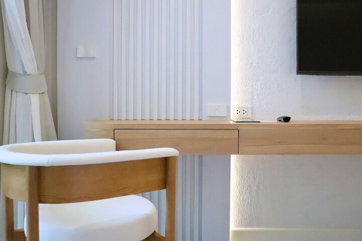 Room 75 of 242