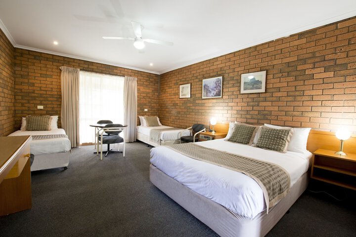 Room 15 of 38