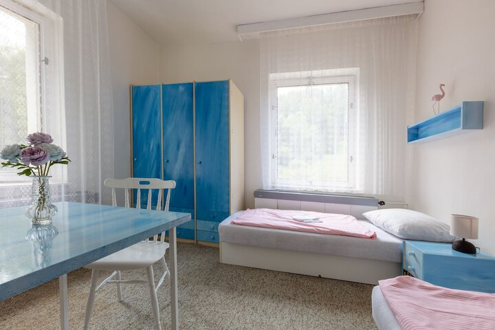 Room 25 of 42
