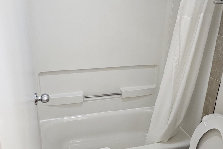 Quadruple Queen Size Bed (1 of 2)