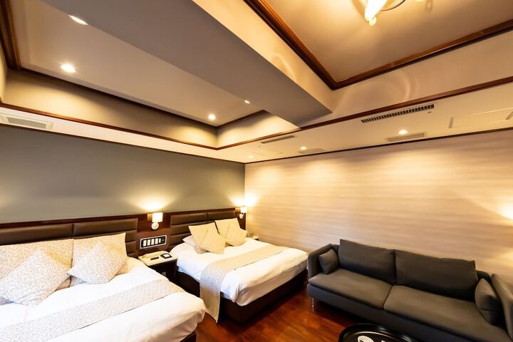 Room 77 of 239