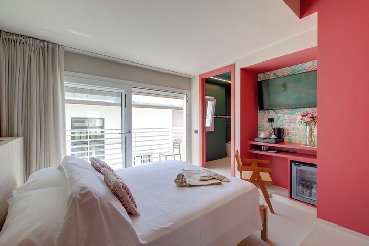 Room 40 of 80