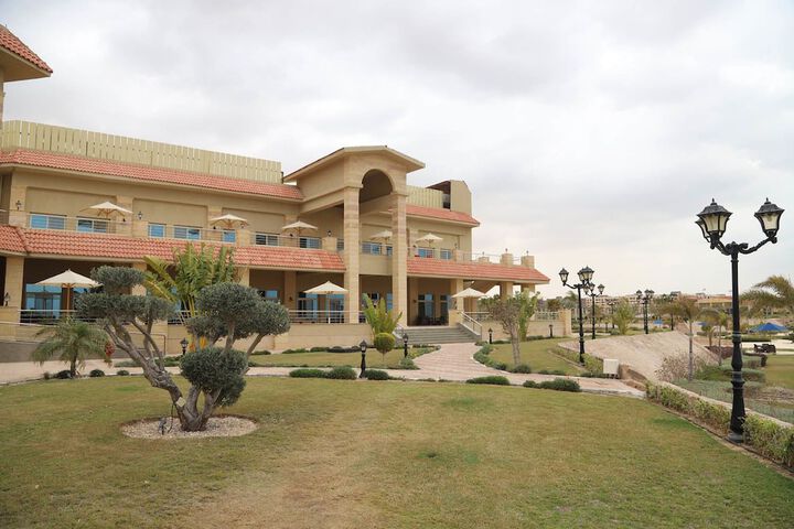 Hotel Exterior 68 of 86
