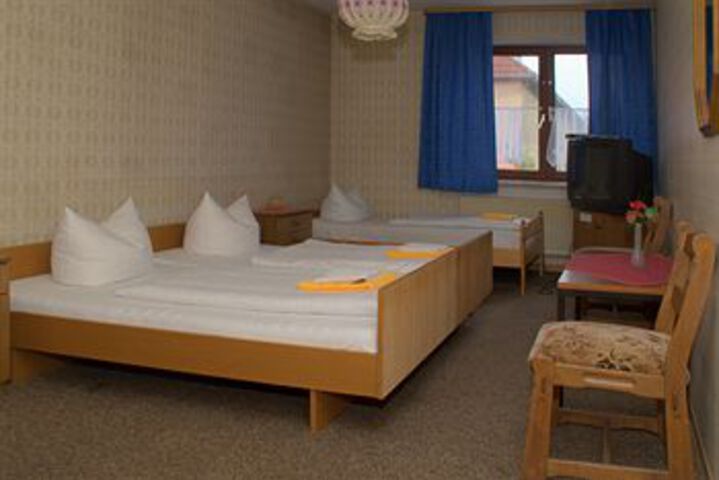 Room 9 of 26