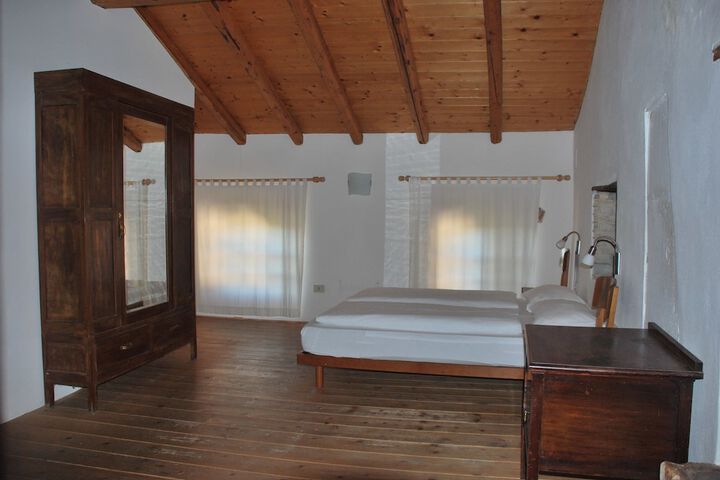 Room 4 of 45