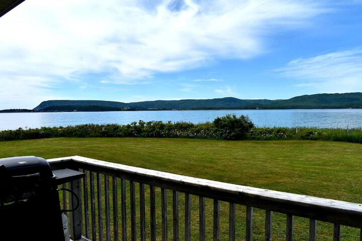 Exterior of Seascape Coastal Retreat - 2 ADULTS ONLY - HOT TUB AND WITHOUT HOT TUB OCEANFRONT PROPERTY