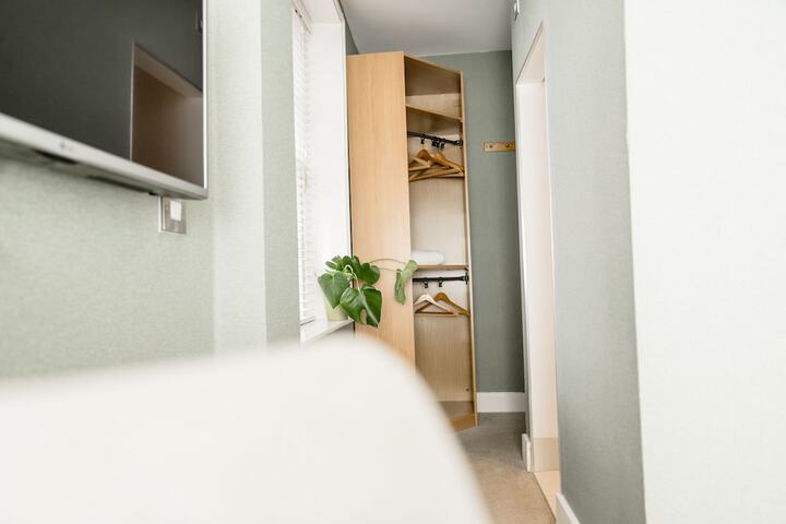 Room 32 of 70