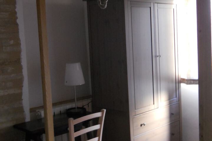 Room 3 of 49