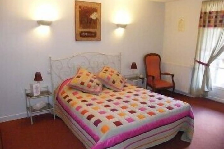 Room 4 of 15