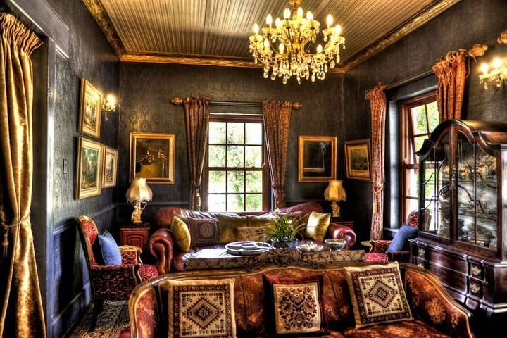 Lounge 122 of 159