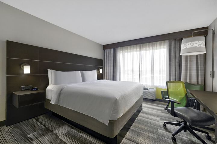 1 King Bed (1 of 23)