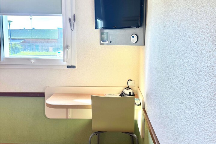 Room 26 of 49