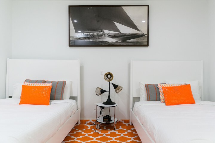 Room 15 of 400