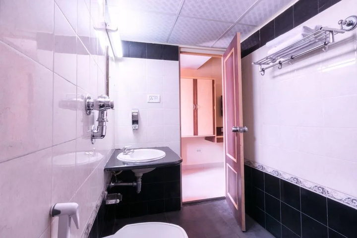 Room 8 of 21