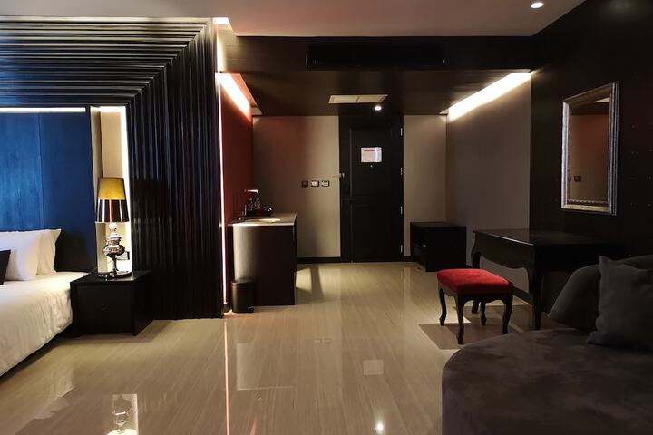 Room 10 of 89