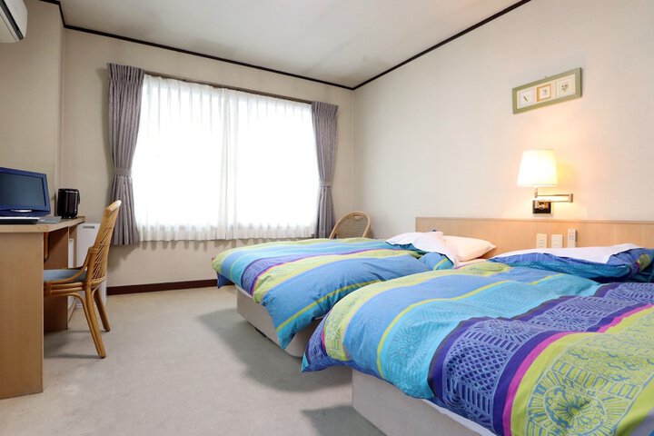Room 21 of 97