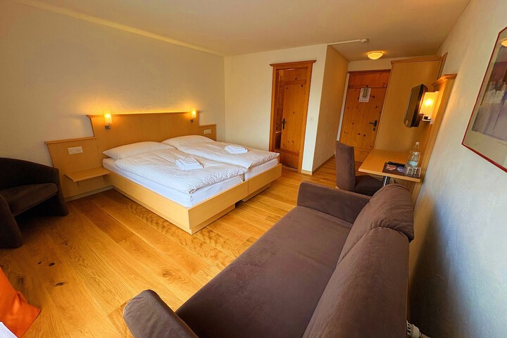 Room 16 of 62
