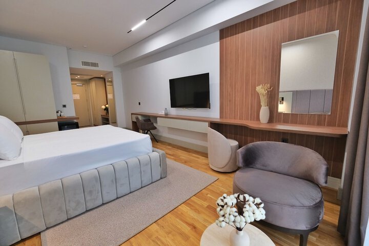 Room 34 of 71