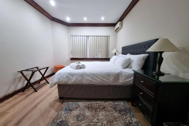 Room 4 of 52