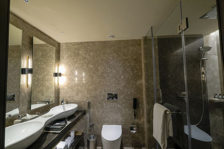 Room 12 of 23