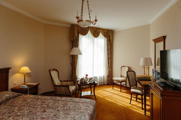 Room 6 of 117