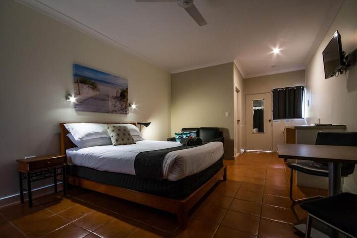 Room 9 of 35