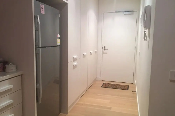 Room 9 of 13