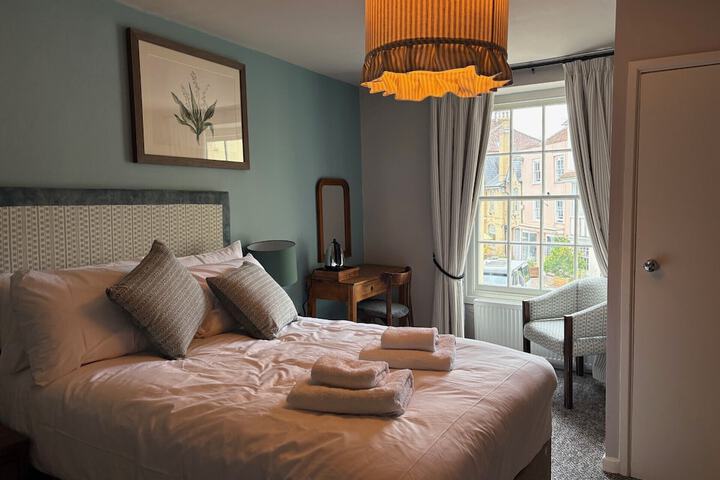 Room 4 of 42